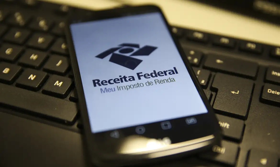 Ao todo, 7.219.048 pessoas físicas terão direito à restituição, totalizando R$ 10 bilhões. Segundo o Fisco, a maior parte do montante será destinada a contribuintes com prioridade legal no recebimento -  (crédito: EBC)