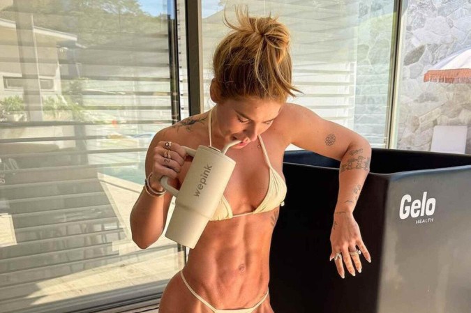 Solteira, Virginia Fonseca causa na web de biquíni após passar 10 minutos em uma banheira de gelo -  (crédito: Observatório dos Famosos)