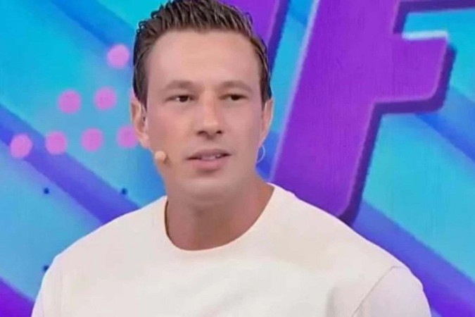 Gabriel Cartolano surpreende e pede para deixar o Fofocalizando, do SBT -  (crédito: Obeservatório da TV)