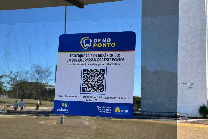 Paradas de ônibus no DF ganham QR Code para consulta de horários em tempo real -  (crédito: Leonardo Rodrigues )