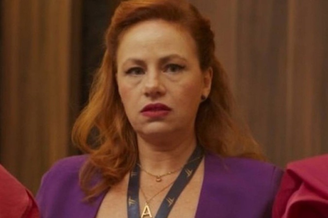 Karine Teles, a Aldeíde de ‘Vale Tudo’, desabafa sobre ser alvo de ataques na web: “Agride e ofende” -  (crédito: Observatório dos Famosos)