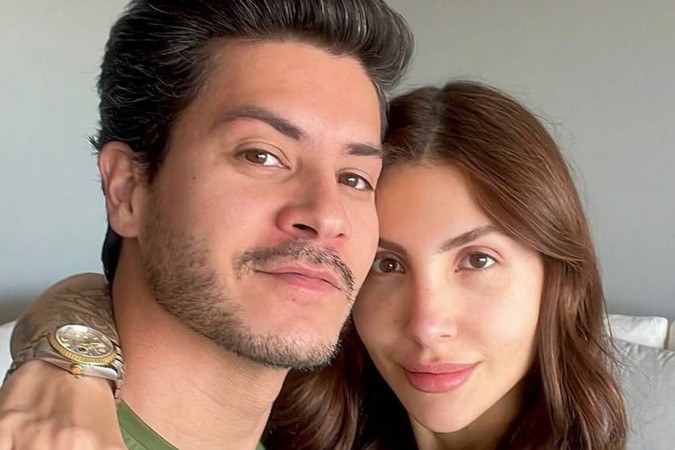 Jheny Santucci fala sobre insegurança no relacionamento com Arthur Aguiar: “Não foi tranquilo” -  (crédito: Observatório dos Famosos)