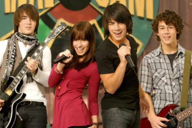 Disney anuncia Camp Rock 3 com Jonas Brothers no elenco e Demi Lovato como produtora -  (crédito: Obeservatório da TV)