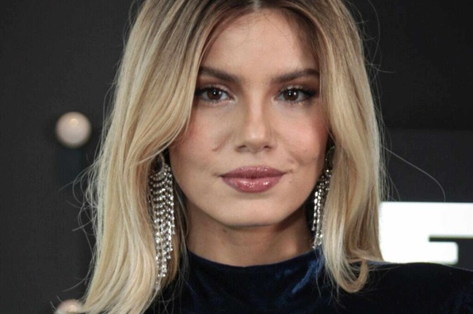 Saiba qual atriz pode assumir papel que seria de Camila Queiroz na próxima novela de Walcyr Carrasco -  (crédito: Observatório dos Famosos)