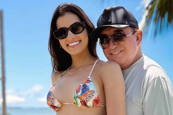 Esposa de Amado Batista detalha intimidades no casamento com o cantor -  (crédito: Observatório dos Famosos)