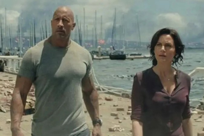 Dwayne Johnson protagoniza resgate familiar em meio a catástrofe californiana -  (crédito: Obeservatório da TV)