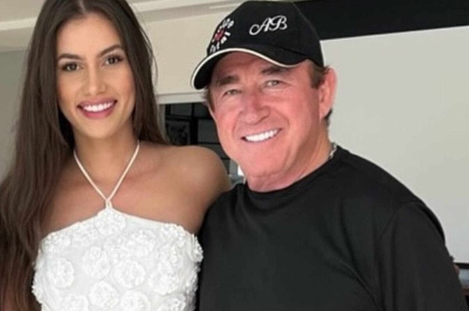 Esposa de Amado Batista assume ser ciumenta com o cantor -  (crédito: Observatório dos Famosos)