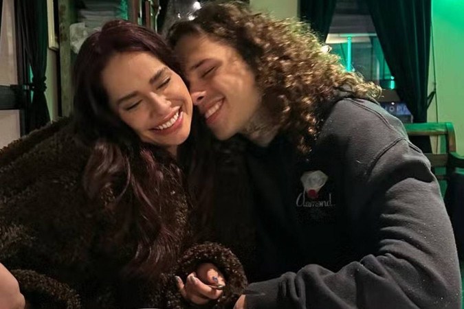 Vitão abre o coração sobre namoro com cantora após ‘sigilo’ de três anos: “Nos apoiamos” -  (crédito: Observatório dos Famosos)