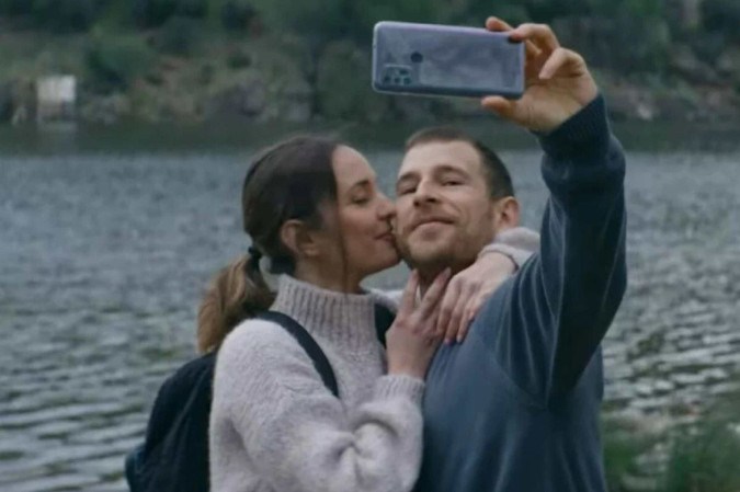 Comédia romântica espanhola da Netflix sobre destino e escolhas -  (crédito: Obeservatório da TV)