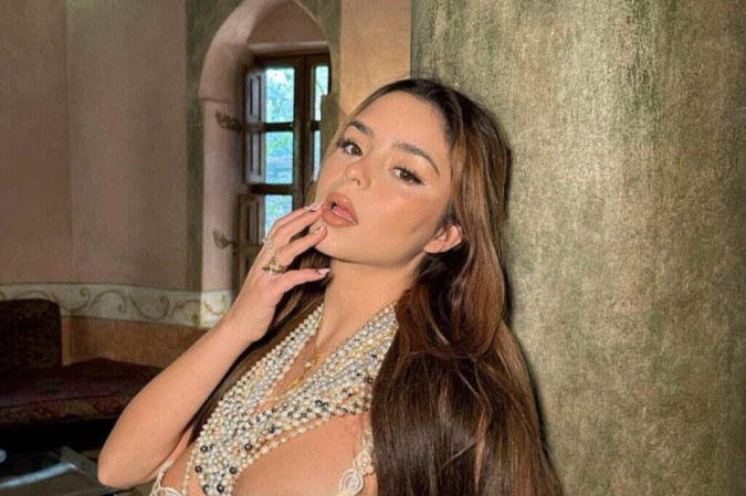 Musa do OnlyFans, Demi Rose ‘quebra’ a internet com foto nua em meio à natureza -  (crédito: Observatório dos Famosos)