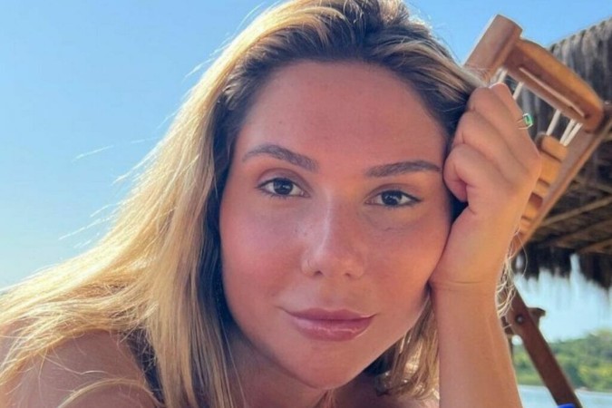 De biquíni, Carolina Portaluppi renova o bronzeado e incendeia o clima na web -  (crédito: Observatório dos Famosos)