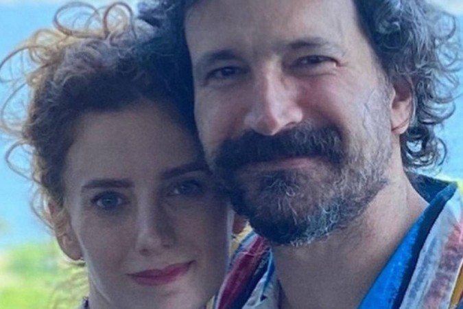 Casado, Caco Ciocler revela experiência com relação aberta: “Acho bonito” -  (crédito: Observatório dos Famosos)