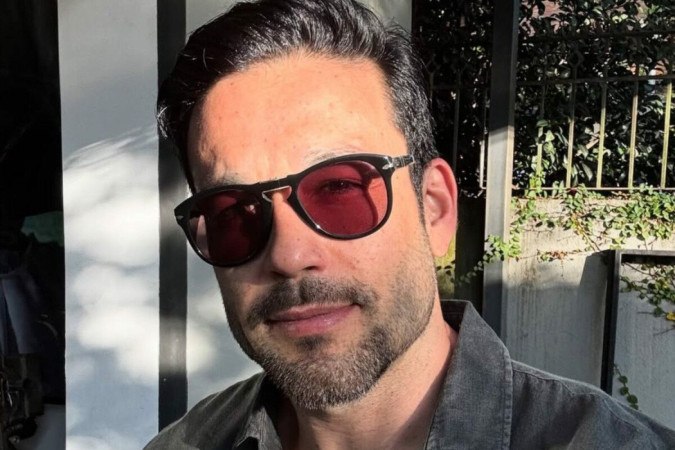 Sergio Marone mostra barriga trincada em selfie e web se anima: ‘Delícia’ -  (crédito: Observatório dos Famosos)