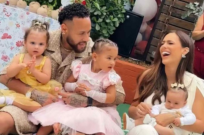 Rumor de crise ganha força, e Neymar corta ‘rede de apoio’ - (crédito: Observatório dos Famosos) Rumor de crise ganha força, e Neymar corta ‘rede de apoio’ - (crédito: Observatório dos Famosos)