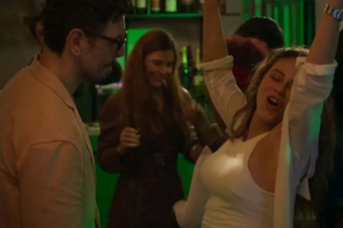 Após críticas, Paolla Oliveira é exaltada com cena icônica do mambo caliente em Vale Tudo - (crédito: Obeservatório da TV) Após críticas, Paolla Oliveira é exaltada com cena icônica do mambo caliente em Vale Tudo - (crédito: Obeservatório da TV)