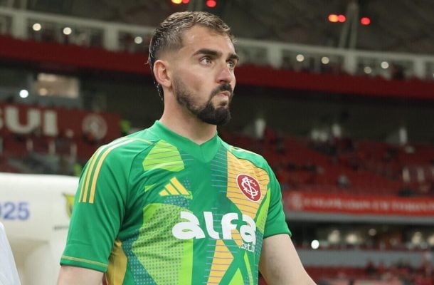 ANTHONI - Acumulou falhas individuais em cruzamento no começo do jogo, em lance que originou o cruzamento para o primeiro gol do Mirassol, além de não defender finalização de Neto Moura, deixar o canto aberto para Reinaldo no segundo gol  e aceitar chute de longe de Negueba no terceiro gol. NOTA 2,5 - Foto: Ricardo Duarte / Internacional