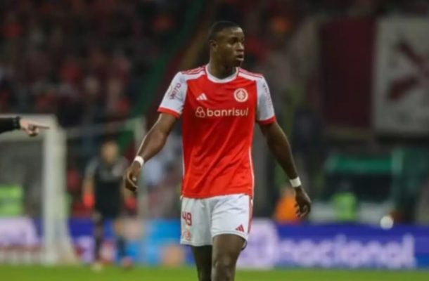 RICARDO MATHIAS - Mostrou vontade, fez algumas faltas, errou e a certou alguns passes. Chegou a marcar um gol, mas que foi anulado por impedimento de Alan Patrick. NOTA 4, 5 - Foto: Ricardo Duarte / Internacional