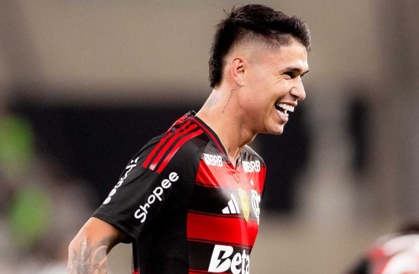 LUIZ ARAÚJO - Quase marcou em gol de cabeça após cruzamento de Alex Sandro. Errou o alvo, porém. Na etapa final, cresceu de produção e deixou o seu, mesmo que de direita. NOTA 7,5. Foto: Adriano Fontes / Flamengo