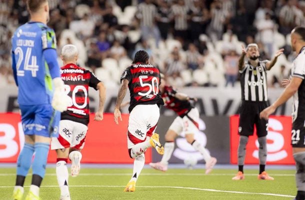 PLATA - Mal tinha entrado em campo e já marcou seu gol. Mostrou oportunismo para se posicionar bem e, de cabeça, fazer um belo gol no Nilton Santos. NOTA 7,5. Foto: Adriano Fontes / Flamengo