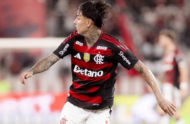 PULGAR - De volta após três meses fora se recuperando de lesão, jogador voltou a atuar pelo Flamengo e não comprometeu. Time até melhorou com sua entrada. NOTA 7,0. Foto: Gilvan de Souza/Flamengo