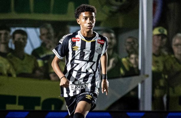 ROBINHO - Entrou no fim e quase marcou em uma jogada individual. Manteve o ritmo intenso do ataque. NOTA: 6,5. Foto: Raul Baretta/Santos FC