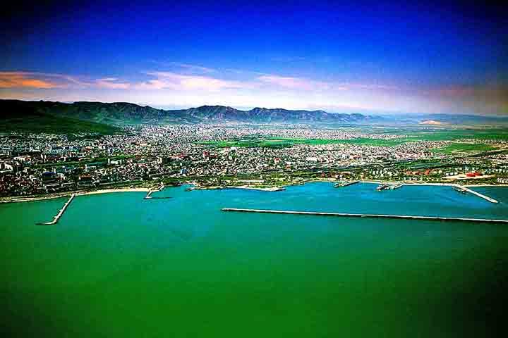 O AzerbaijÃ£o Ã© um paÃ­s localizado na regiÃ£o do CÃ¡ucaso, na interseÃ§Ã£o entre a Europa e a Ãsia Ocidental. 