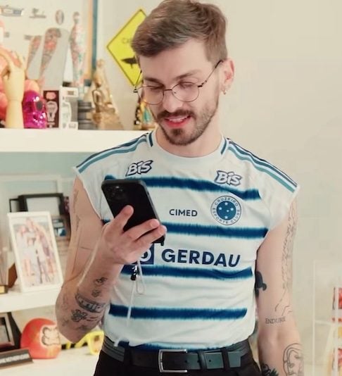 Na última vez em que publicou algo nas redes sociais, no dia 29 de setembro, Felipe compartilhou um vídeo bem-humorado mostrando um pouco de sua rotina profissional.