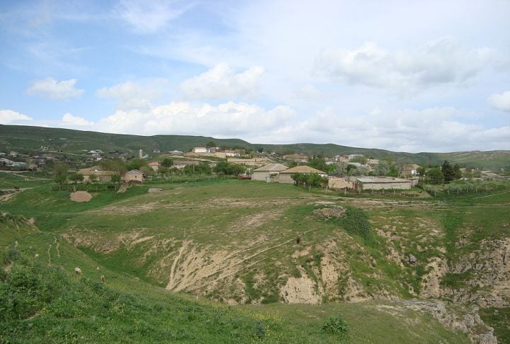 No sÃ©culo 19, a regiÃ£o foi incorporada ao ImpÃ©rio Russo, e, apÃ³s um breve perÃ­odo de independÃªncia entre 1918 e 1920, tornou-se parte da UniÃ£o SoviÃ©tica atÃ© 1991, quando declarou sua independÃªncia apÃ³s a dissoluÃ§Ã£o do bloco soviÃ©tico.