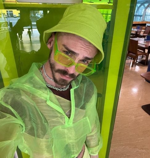 Ele também atuava como produtor executivo da marca  de óculos Chilli Beans.