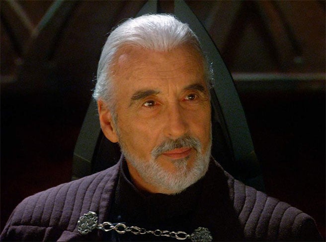 Christopher Lee (1922 - 2015) - Conde Dookan/Darth Tyranus O ator britânico, nascido em 27/5/1922, morreu em 7/6/2015, aos 93 anos
