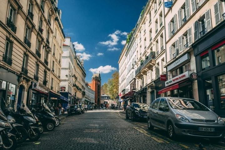 Para se ter uma ideia, donos de SUVs precisam desembolsar 18 euros (cerca de R$ 100) por hora se estacionarem no centro da cidade.
