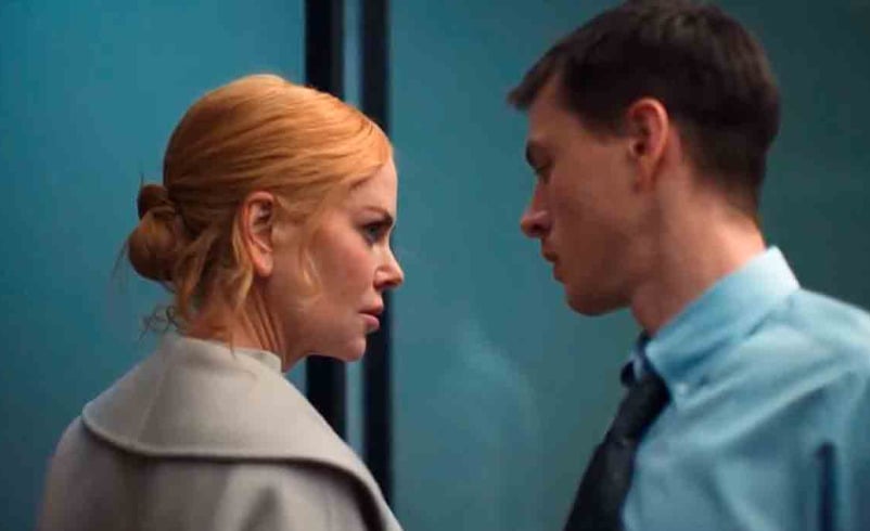 No longa, ele é Samuel, um estagiário na empresa da CEO Romy, interpretada por Nicole Kidman, que entra em um relacionamento complexo com a chefe.