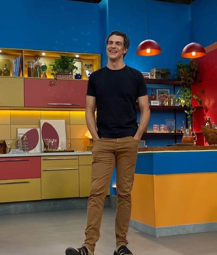 Na TV ele teve participações em séries como “Sob Nova Direção”, “Faça Sua História”, “Casos e Acasos” e minisséries como “Um Só Coração” e “JK”. 
