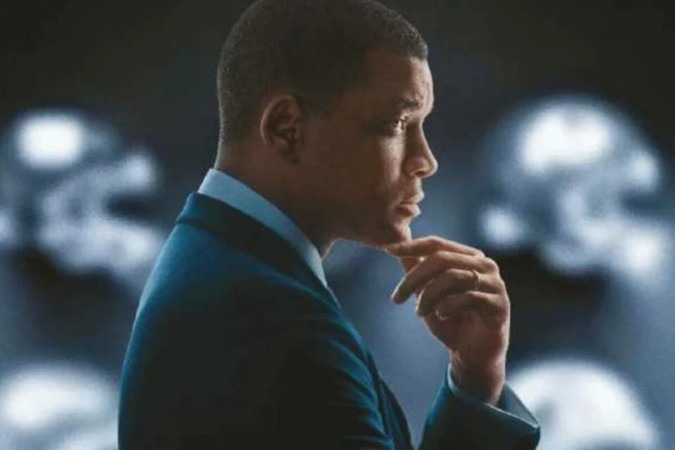 Will Smith interpreta médico que desafia poder do futebol americano -  (crédito: Obeservatório da TV)