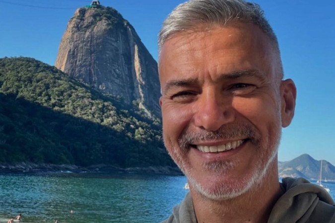 Muso nos anos 90, Leonardo Vieira surge de sunga e famosos reagem -  (crédito: Observatório dos Famosos)