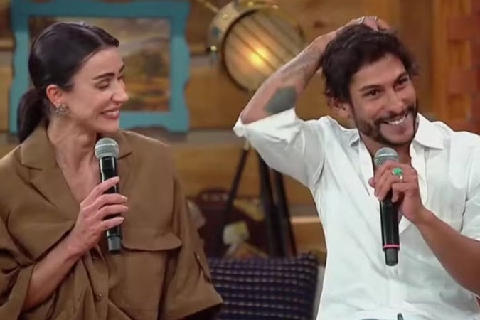 Eliminados de ‘A Fazenda’, Michelle Barros e Shia Phoenix falam sobre futuro do romance -  (crédito: Observatório dos Famosos)