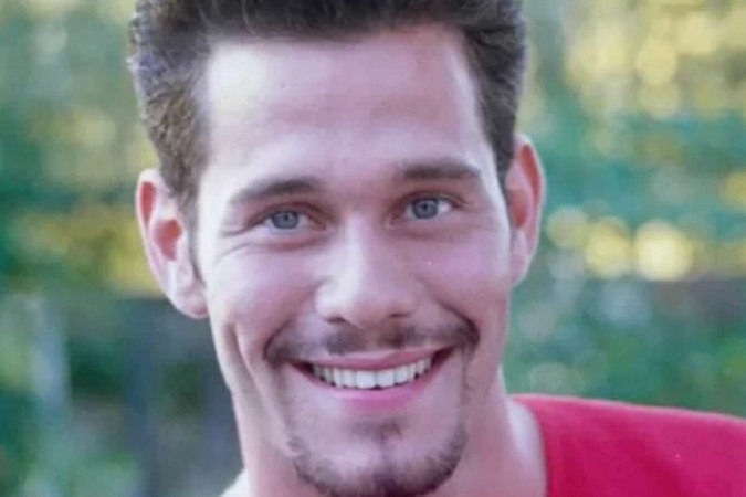 Galã da Globo nos anos 90, Nico Puig se declara ao marido: “Presente ter você” -  (crédito: Observatório dos Famosos)