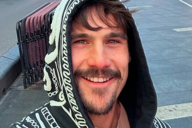 Nicolas Prattes fala sobre prêmio internacional inusitado após Mania de Você -  (crédito: Observatório dos Famosos)