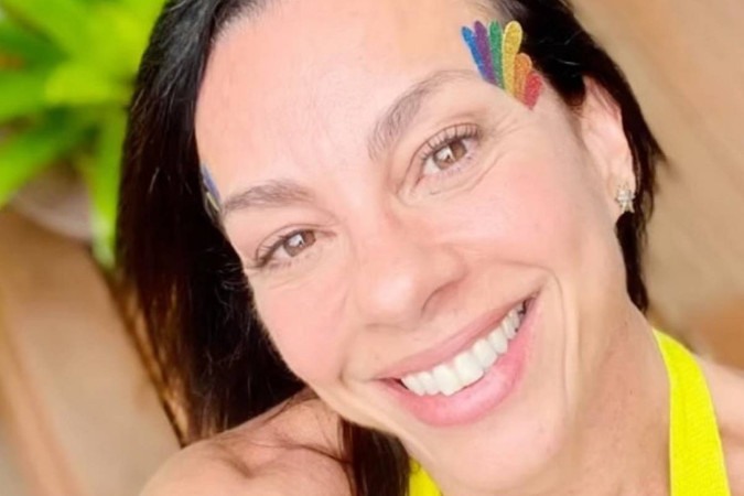 Carla Marins revela verdadeiro segredo para manter boa forma aos 57 anos -  (crédito: Observatório dos Famosos)