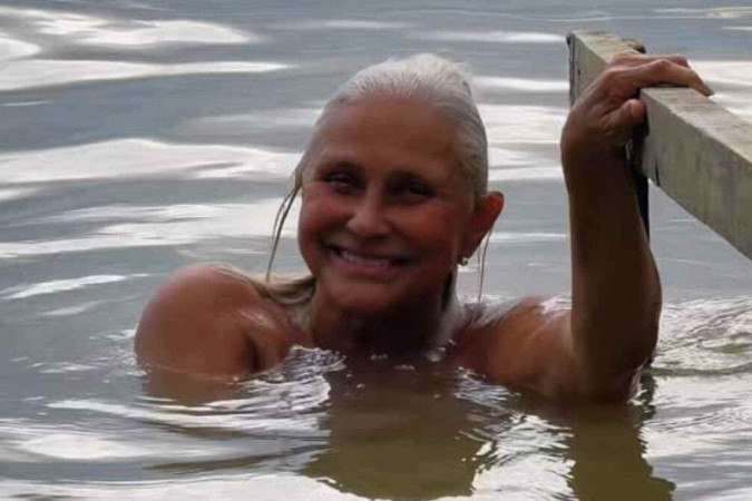 Fafá de Belém faz topless durante banho de rio e recebe elogios -  (crédito: Observatório dos Famosos)