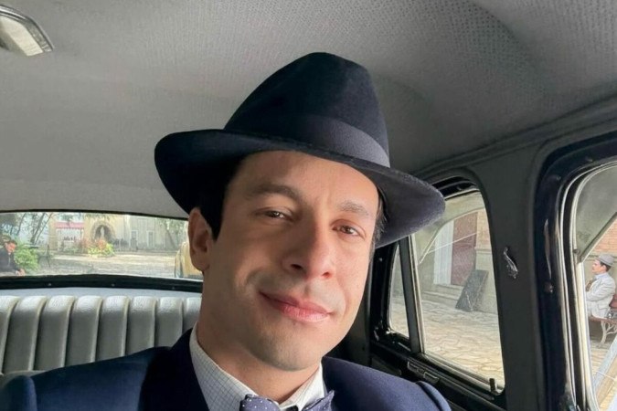 Rainer Cadete surge pelado em fotos e anima seguidores: ‘Delícia’ -  (crédito: Observatório dos Famosos)