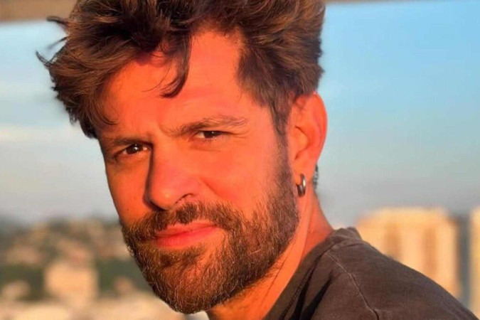 Alejandro Claveaux protagoniza nu frontal em filme e cenas do ator pelado viralizam nas redes sociais -  (crédito: Observatório dos Famosos)