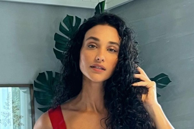 Débora Nascimento fala sobre intensidade no amor: “Sou muito emocionada” -  (crédito: Observatório dos Famosos)