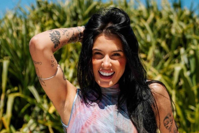 De biquíni, Ana Castela mostra o antes e depois de sua rotina na academia e impressiona com o shape sarado -  (crédito: Observatório dos Famosos)