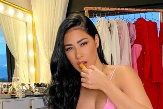 O dia em que Simaria surgiu completamente pelada e deu o que falar nas redes sociais -  (crédito: Observatório dos Famosos)