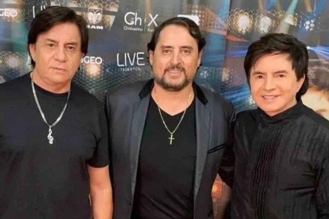 Chitãozinho e Xororó lamentam a morte do irmão Mauri, que faleceu em um acidente de van -  (crédito: Observatório dos Famosos)