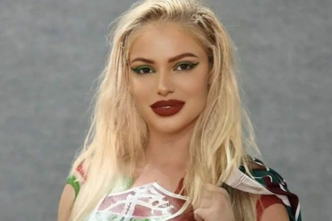 Musa do Fluminense coloca bumbum gigante para jogo só de fio-dental -  (crédito: Observatório dos Famosos)