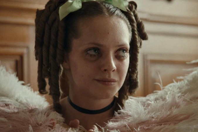 A Meia-Irmã Feia: a versão brutal de Cinderela que transforma espelho em punição -  (crédito: Obeservatório da TV)