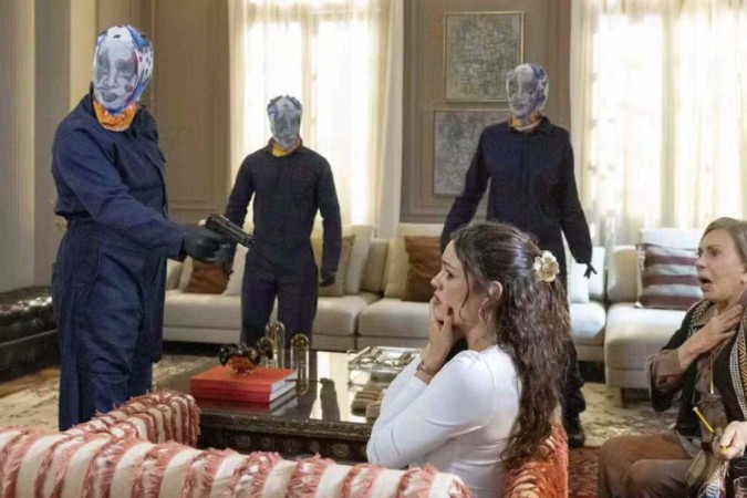 Três Graças: saiba em qual capítulo vai ao ar a cena do roubo da estátua -  (crédito: Observatório dos Famosos)