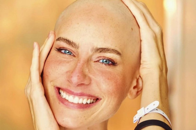 Atriz relata rotina de quimioterapia após descobrir câncer de forma inesperada: “Impossível esconder” -  (crédito: Observatório dos Famosos)